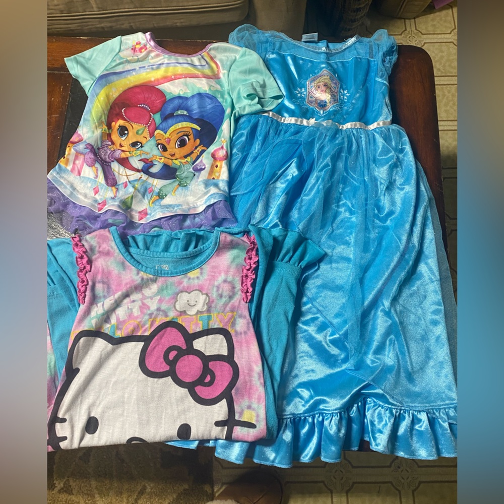 3 girls size 6 pjs